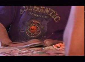 Мужики ебут вдвоём сексуальную шведку